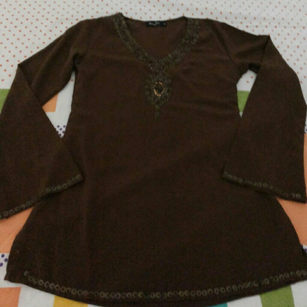 2-3 time used sequinned tunic
